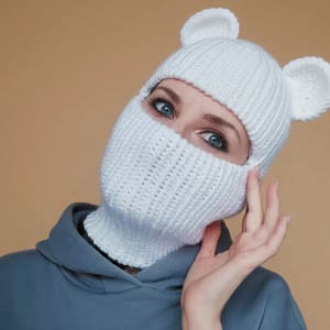 Біла балаклава з вушками в'язана KnitonShop
