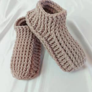 Бежеві кімнатні капці бежевого кольору KnitonShop