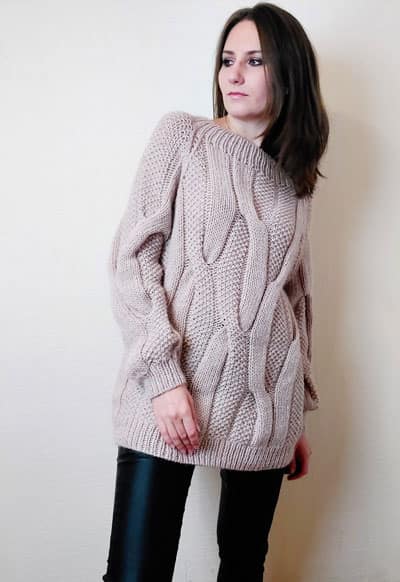 Бежевий жіночий светр-сукня з коса