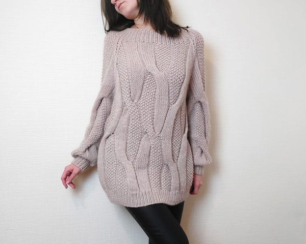 Бежевий жіночий светр-сукня з коса